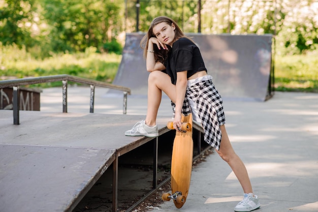 14 Unusual but Chic Fashion Trends that Will Make You Stand Out: From Bubble Wrap Skirts to Crocs as Heels
