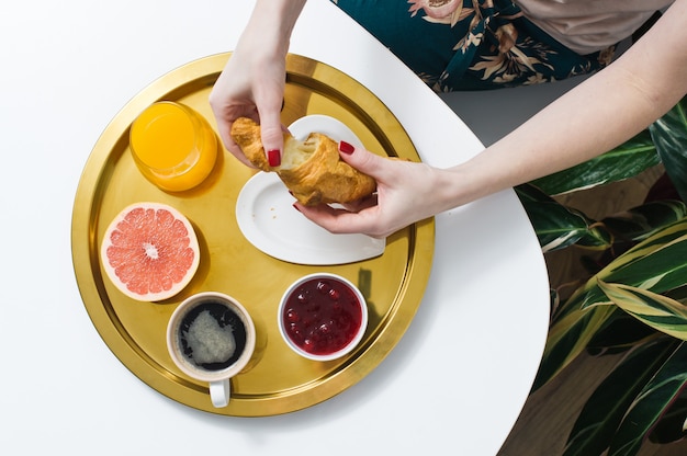 14 Surprising Fasting Facts: Boost Your Health and Weight Loss Journey